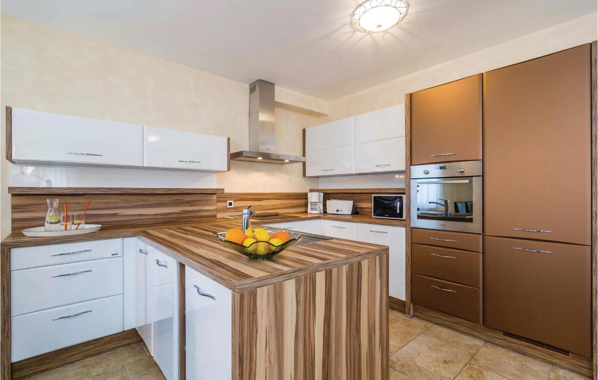 4 Bedroom Beautiful Home In Turcic Vantacici Ngoại thất bức ảnh