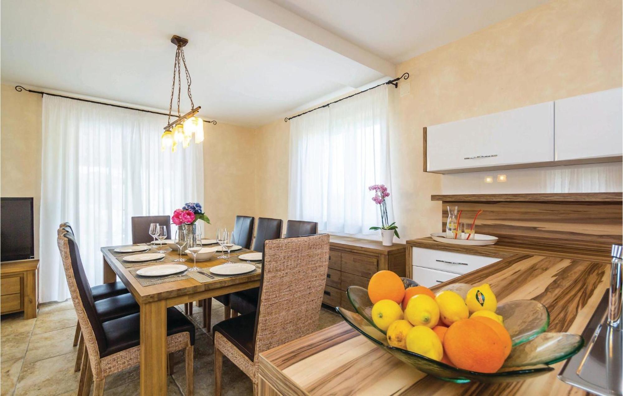 4 Bedroom Beautiful Home In Turcic Vantacici Ngoại thất bức ảnh
