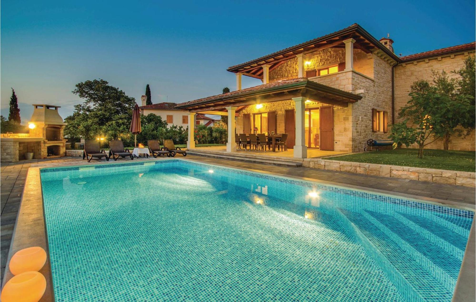 4 Bedroom Beautiful Home In Turcic Vantacici Ngoại thất bức ảnh