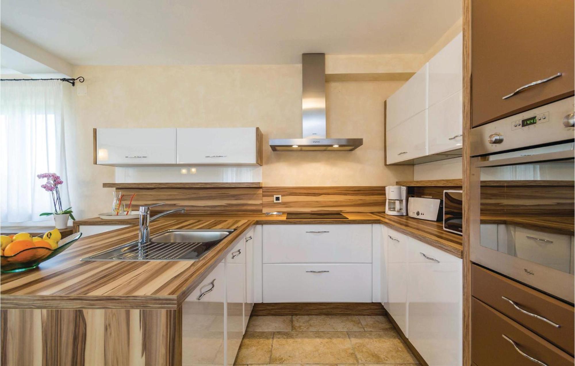 4 Bedroom Beautiful Home In Turcic Vantacici Ngoại thất bức ảnh